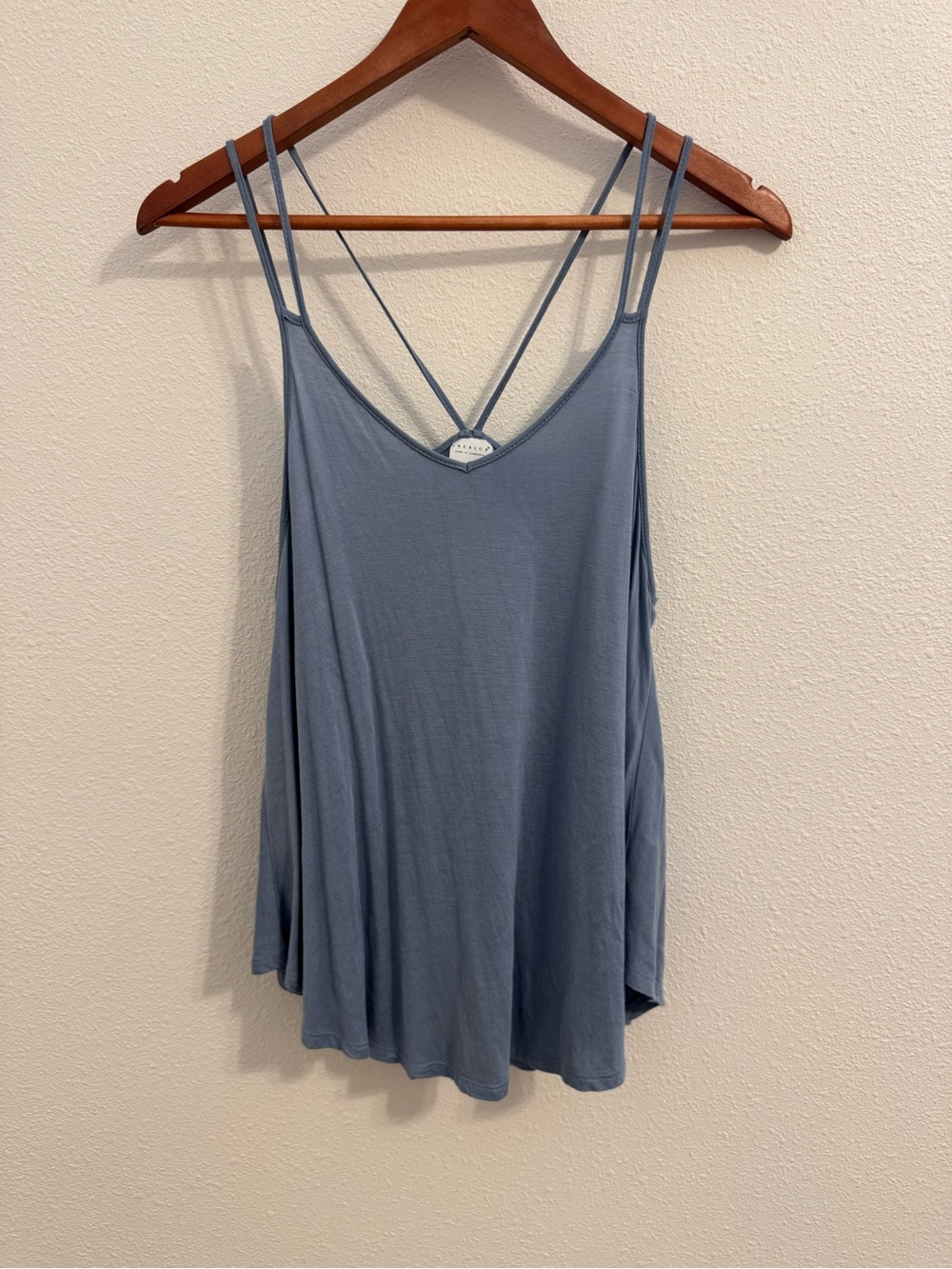 Tresics Blue Strappy Back Flowy Tank Top Size Small